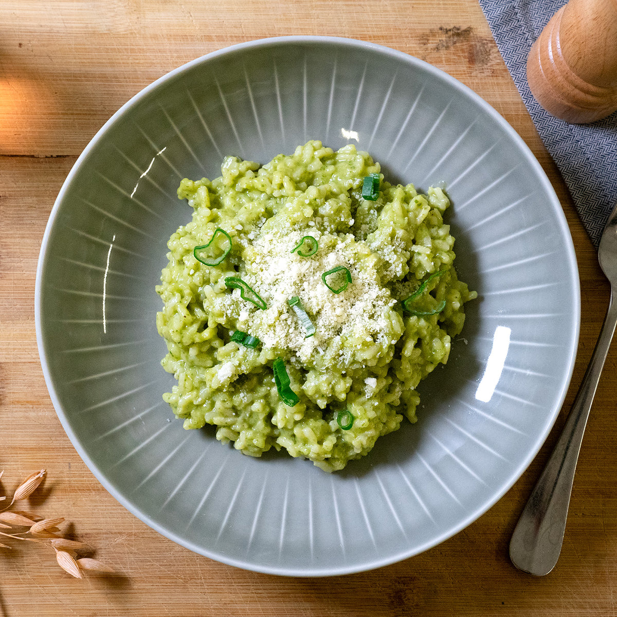 Wild garlic risotto with cherry tomatoes