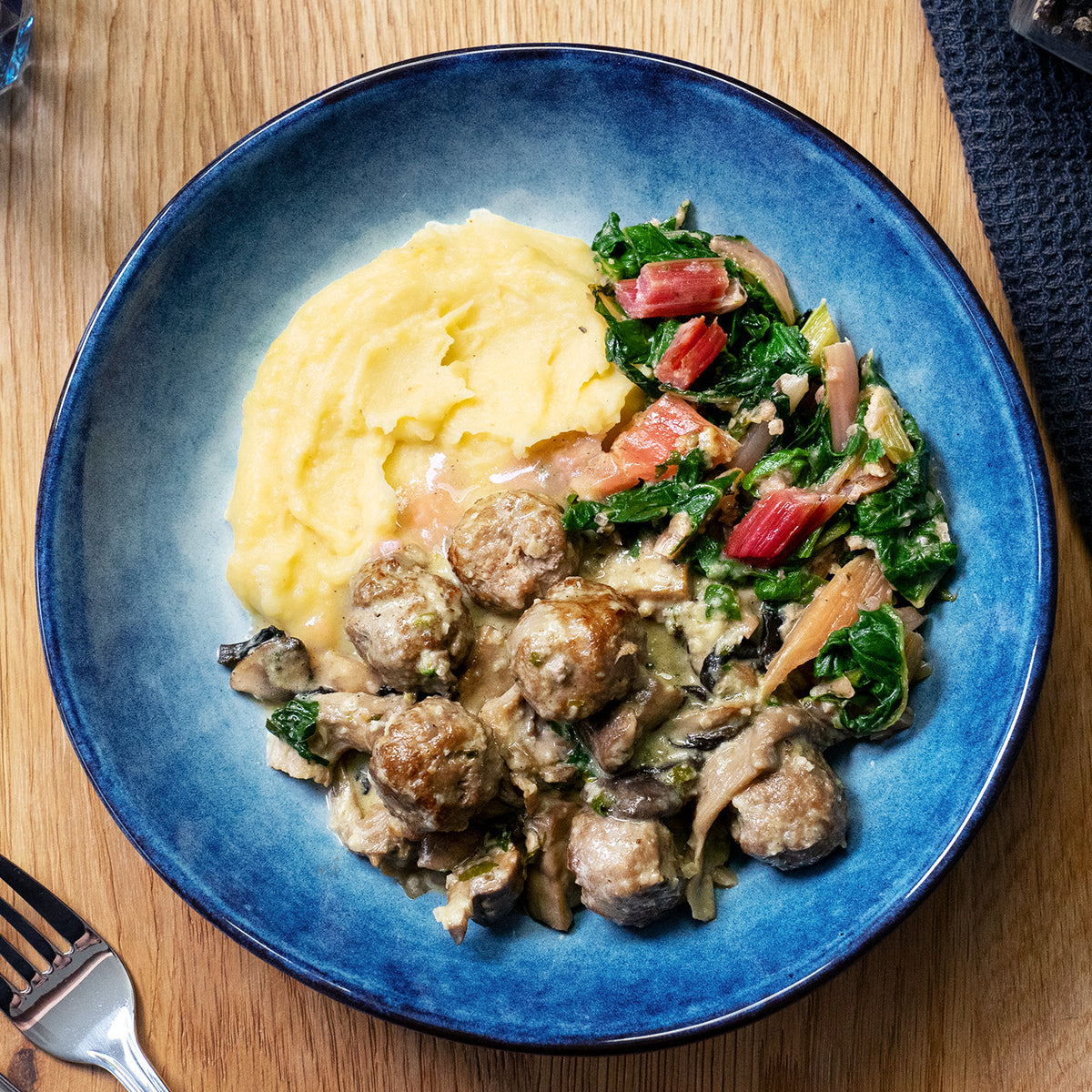 Boulettes de viande avec blettes et purée de pommes de terre