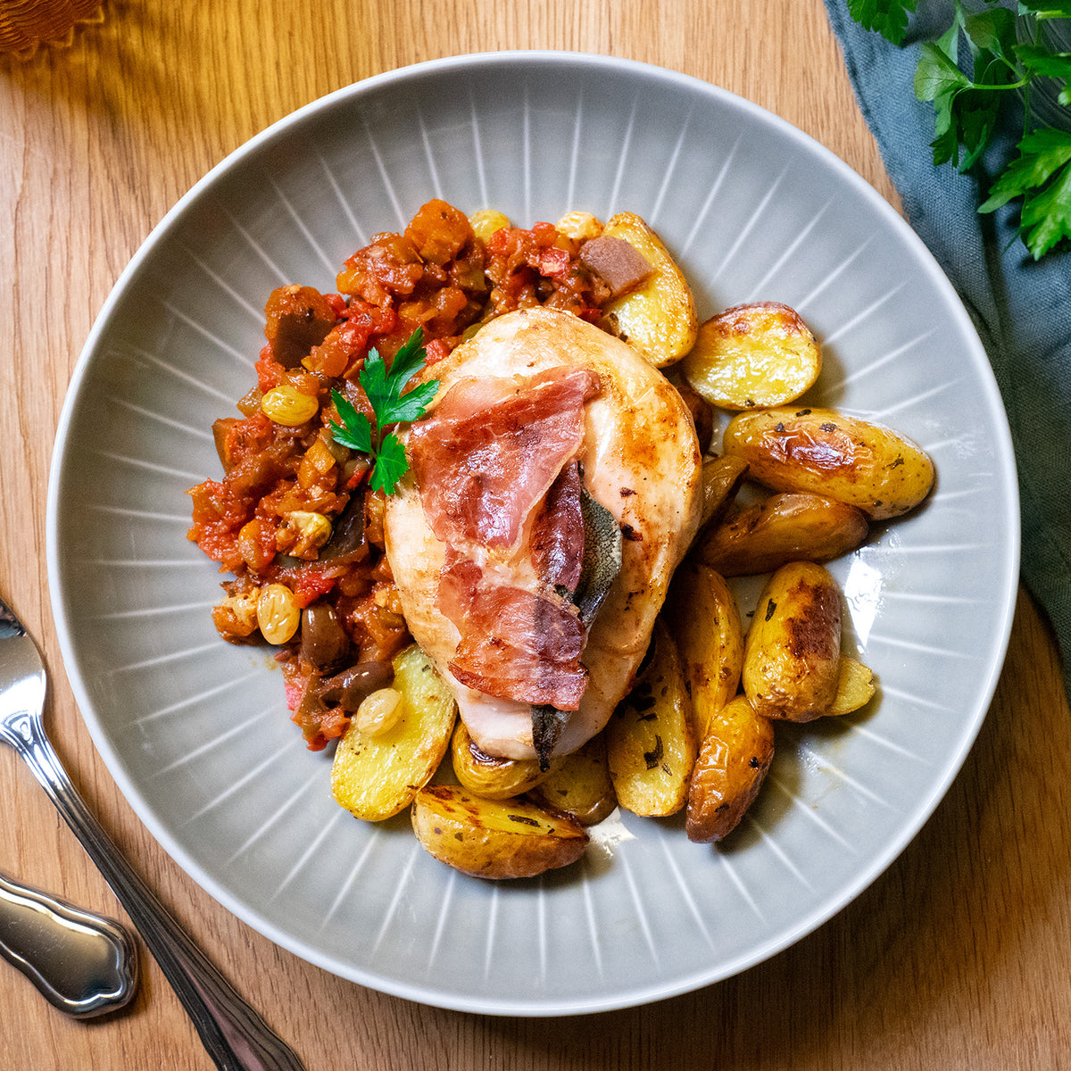 Poulet Saltimbocca avec Pommes de Terre au Romarin